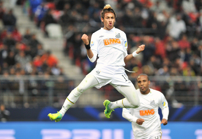 内马尔转会费2.26亿,内马尔值两亿吗