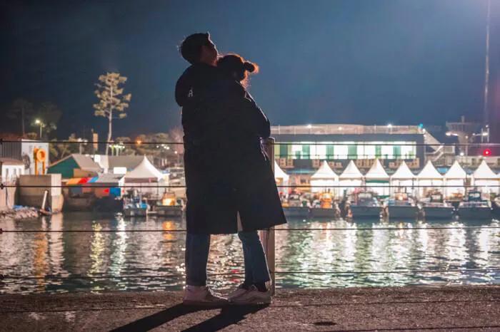 婚姻就是明白而糊涂的过着,婚姻无非是9个字