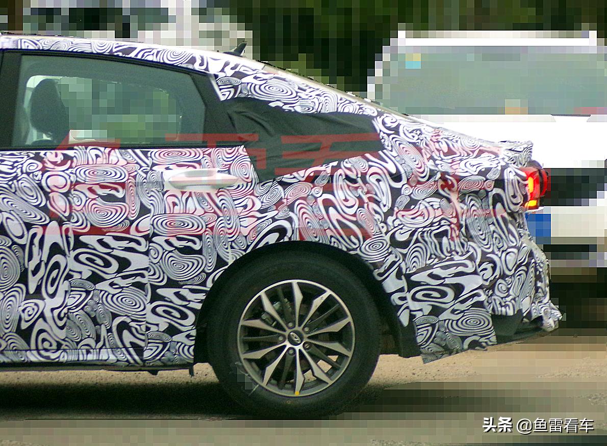 大溜背、破浪式腰线，奇瑞M1E实车高清图再曝，果然是运动风格