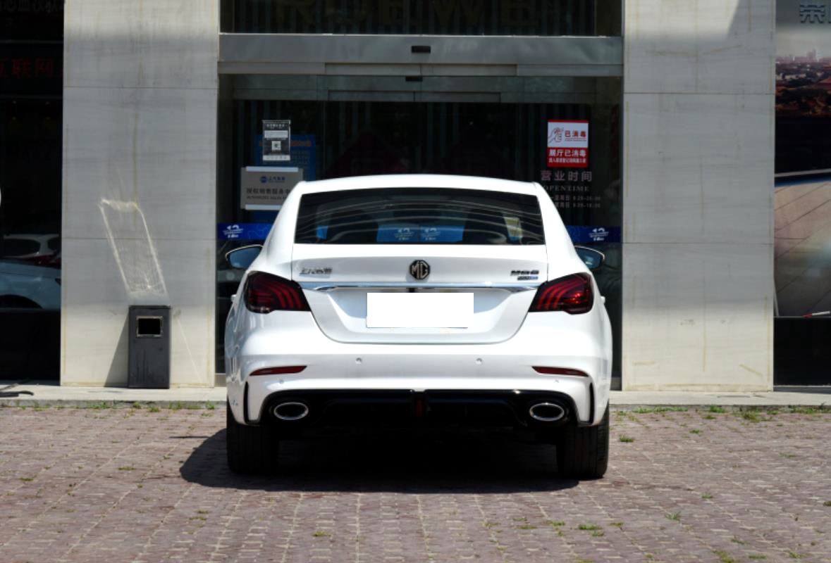 同重量的轿车和suv哪个省油,15万买强实力家用车买这4款准没错