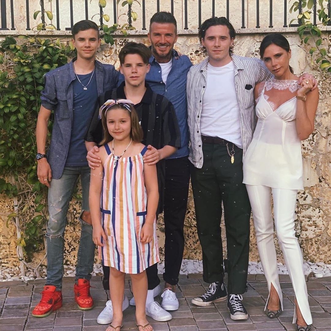 贝嫂晒小贝和女儿背影,小贝结婚纪念日完整版