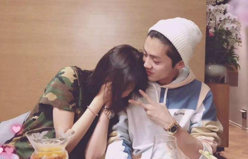 鹿晗脸部发福,鹿晗久违晒照造型梦回少年时期