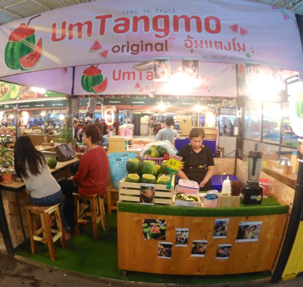 逛曼谷火车头夜市芒果西施,逛曼谷百丽宫美食中心