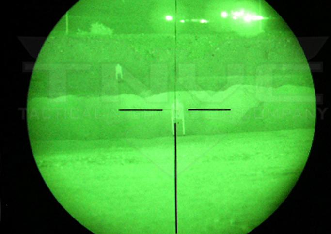 自带瞄准镜的科幻枪,瞄准镜科幻感