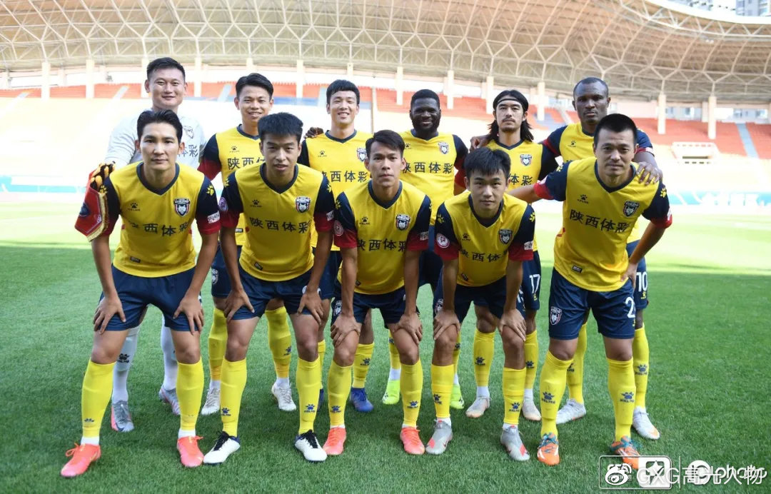 西北狼vs西伯利亚狼,西北狼vs犀牛