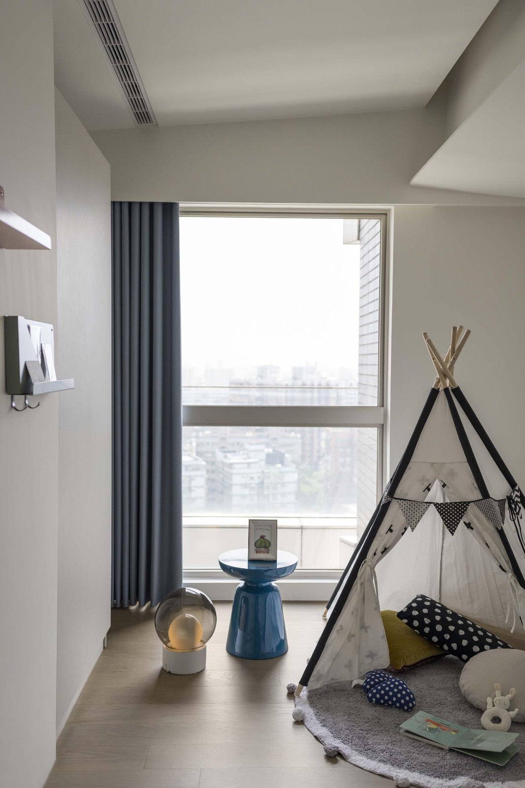 三房一厅的全屋定制柜子设计风格,三室两卫装修柜子效果图现代简约