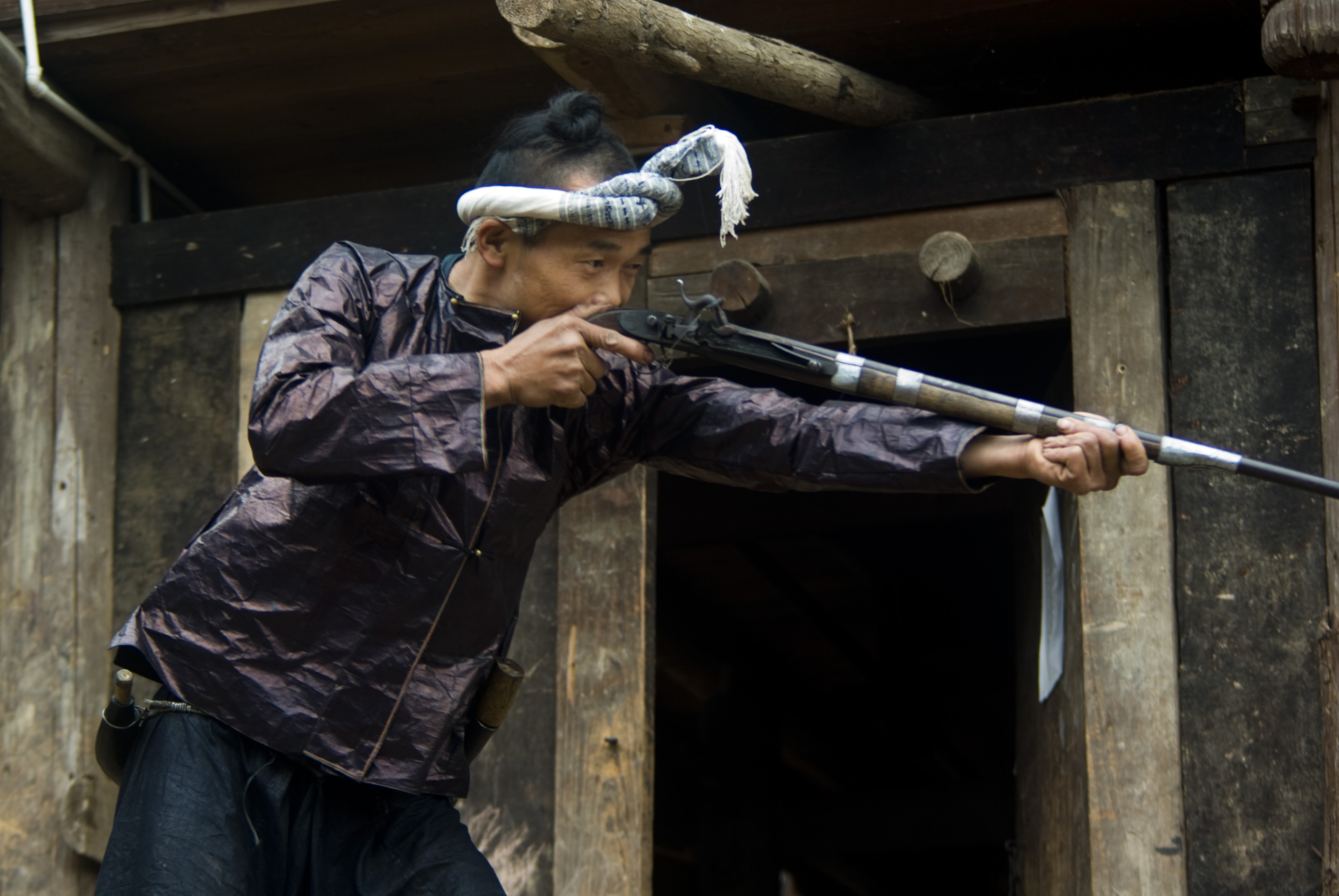 岜沙苗寨男人,岜沙苗寨男子发型