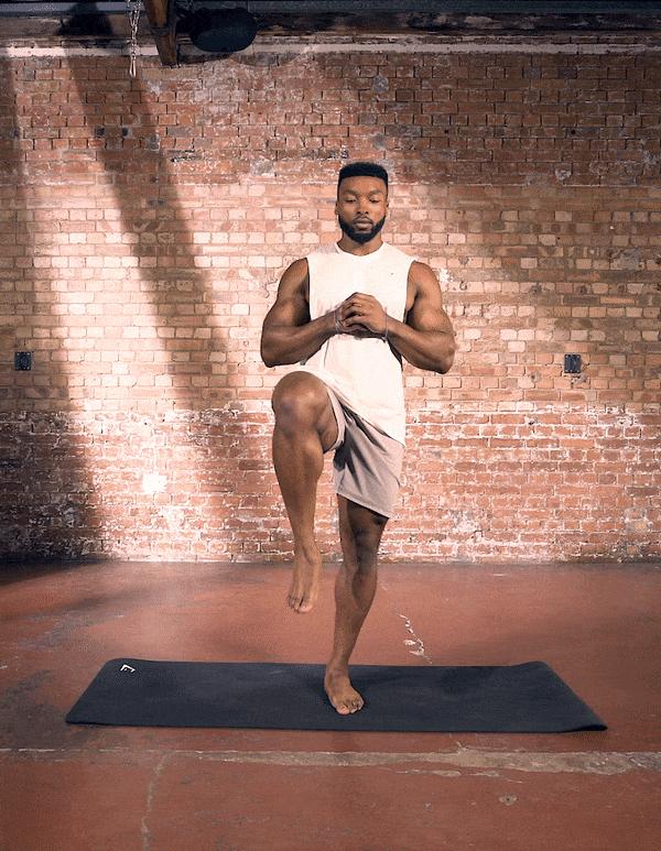 下蹲时膝盖要不要超出脚面,下蹲膝盖不能超过脚尖