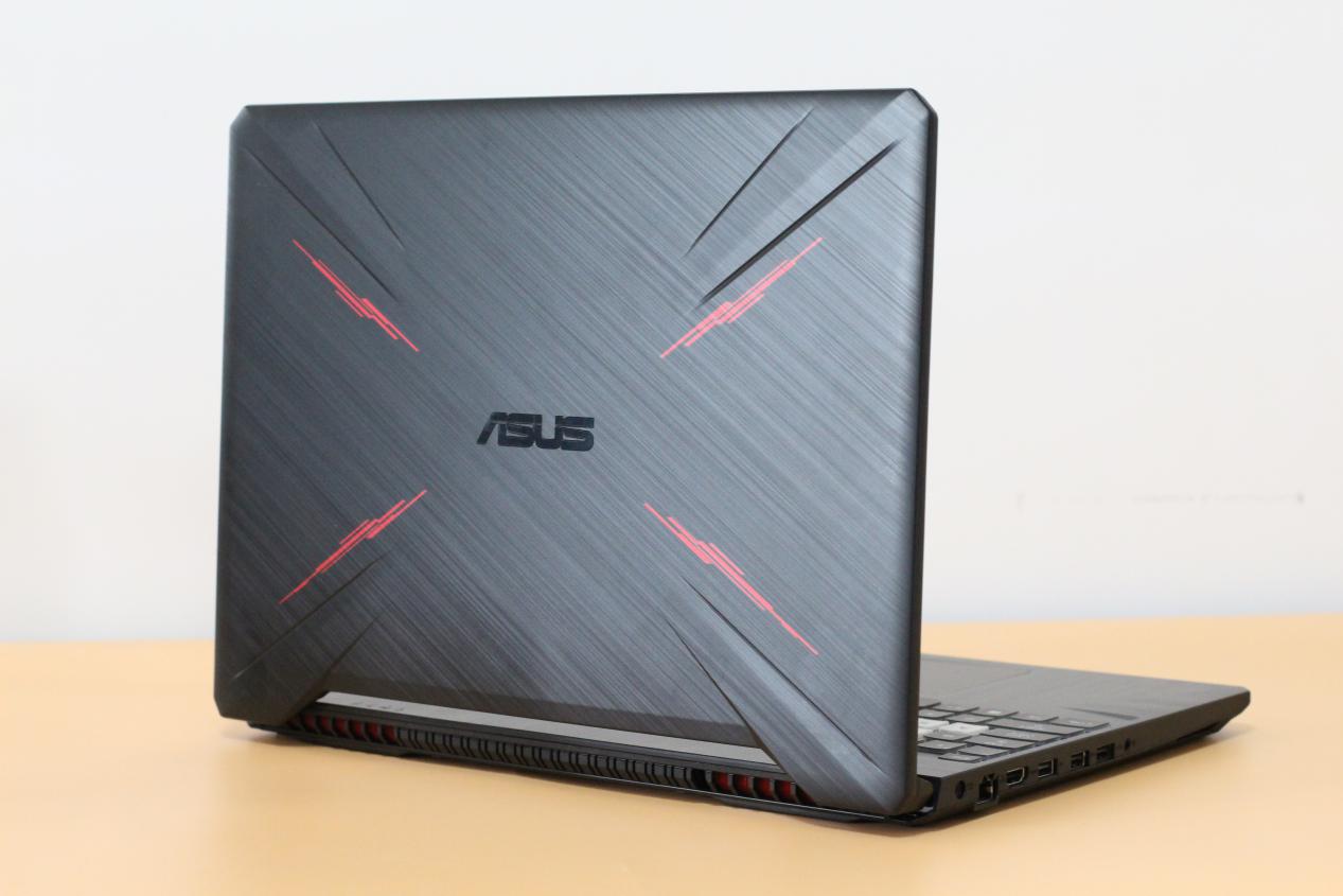 华硕飞行堡垒7锐龙版测评amd,华硕飞行堡垒7amd版本显卡在哪里