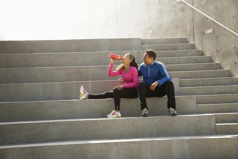 怎么缓解运动后的肌肉抖动,运动后放松身体的方法