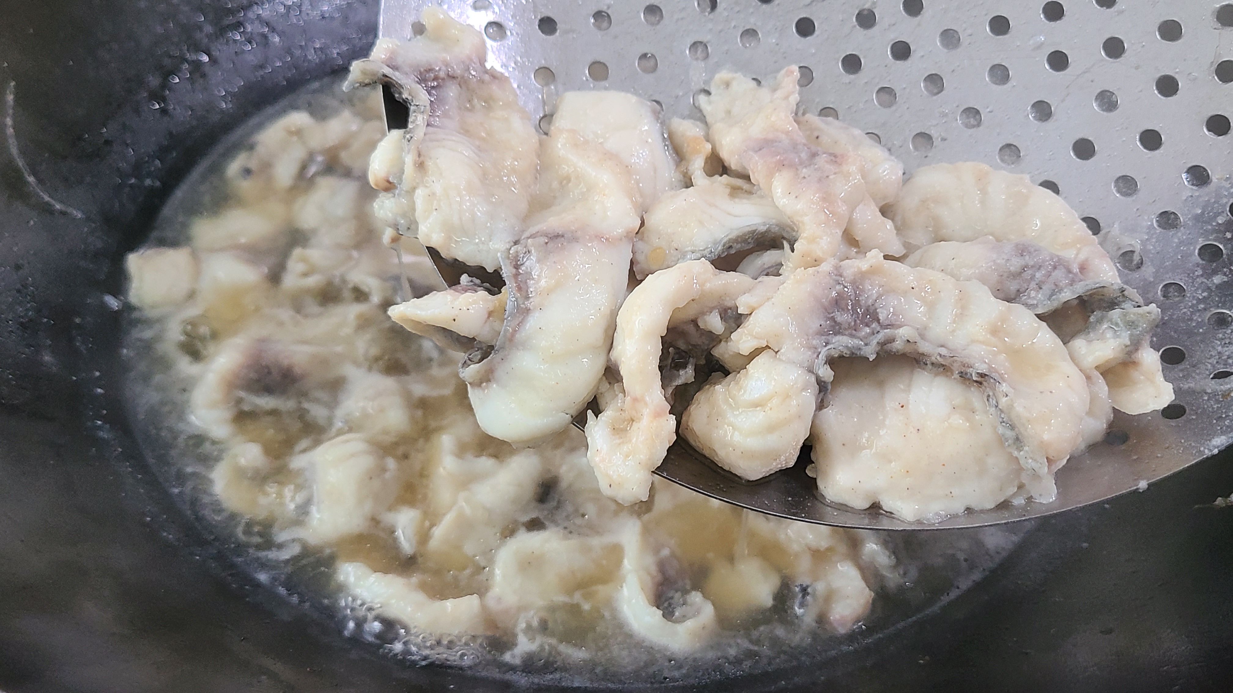 这一道萝卜炖鱼太香了,萝卜油豆腐炖鱼做法大全家常