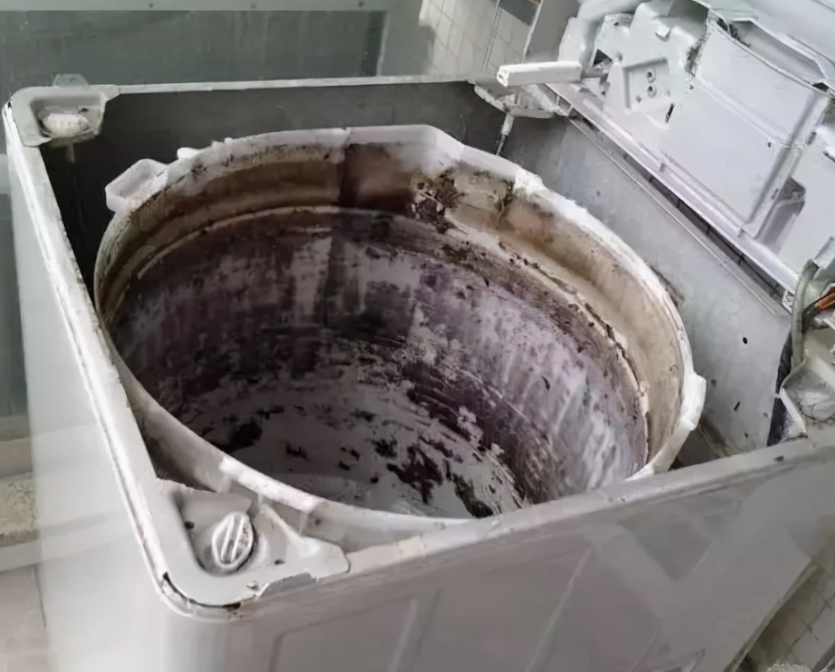 洗衣机长霉菌有异味？3个小妙招，衣物更干净