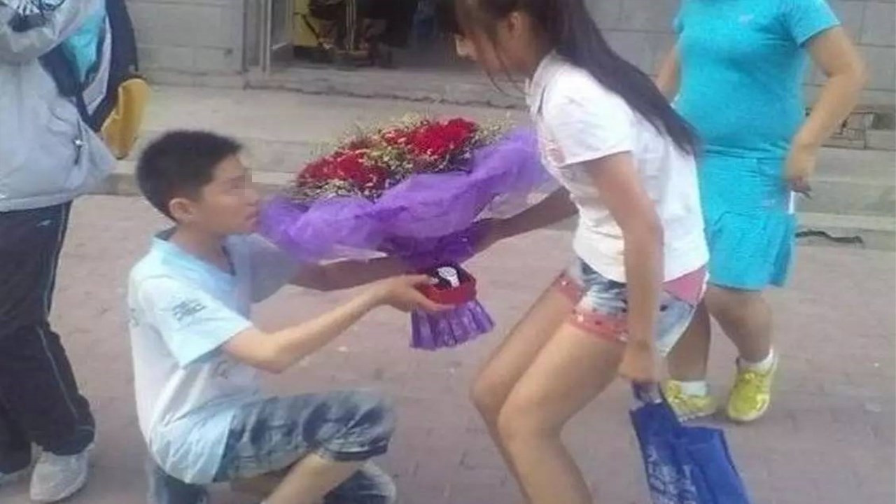 如何开导早恋的孩子收心学习,发现女儿早恋妈妈该怎么做