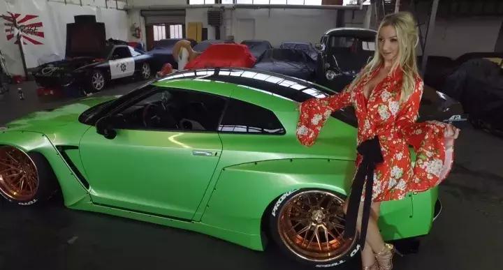 自从坐上了小姐姐的GT-R之后，天天都能体验速度与激情的快感