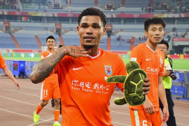 保利尼奥进球精彩瞬间,保利尼奥庆祝进球视频