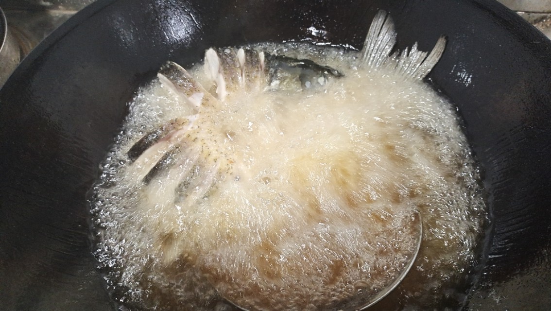 鱼的做法大全草鱼,盘龙草鱼最正宗的做法