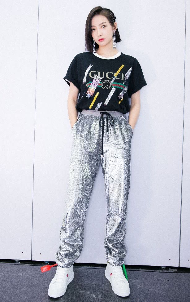 宋茜等明星都爱搭配的高腰裤,宋茜同款束腿裤