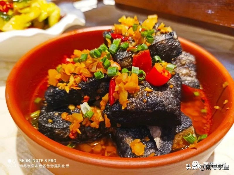 羊城飘逸着最傲娇的色彩——中国红，要的就是这个味儿