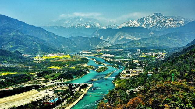 成都怎样去青城山都江堰,成都十大景点武侯祠