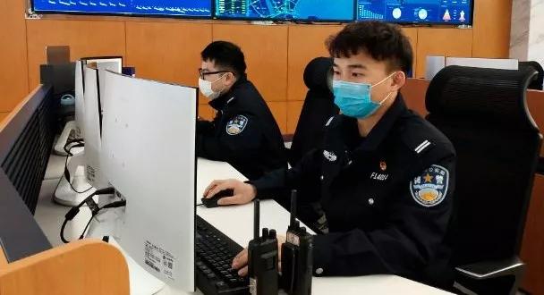 珠海俩夫妻宅家25天没敢出门，昨天突然赶往医院竟惊动警察！丈夫当场被吓坏！