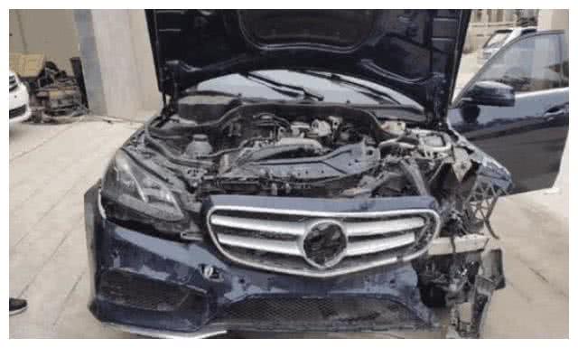 为了炫富女子租了奔驰,租豪车去参加同学聚会差点被揭穿