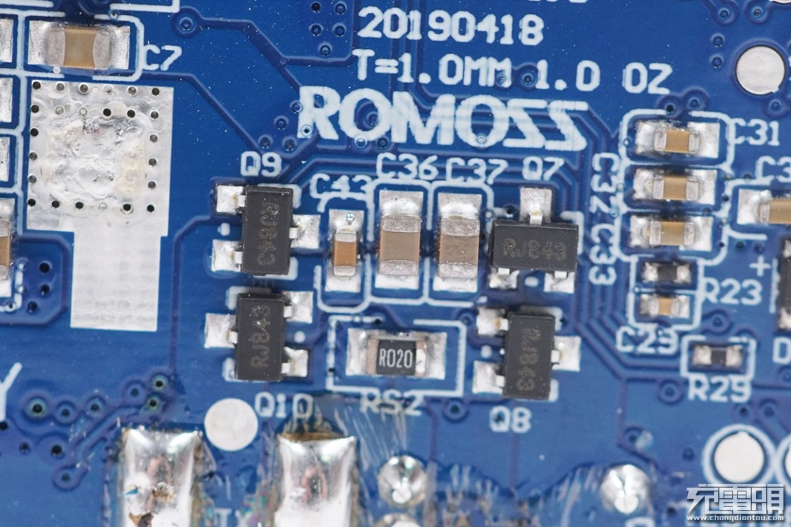romoss罗马仕20000毫安拆解,罗马仕romoss移动电源