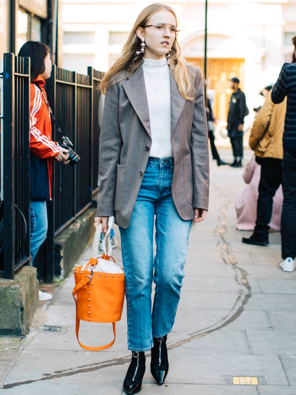 下身肥胖冬天穿什么裤子好看,肉肉女孩竖条纹裤子显瘦