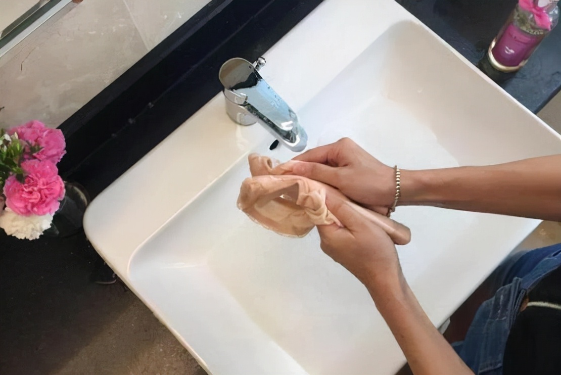 女性内裤每天都脏吗,内裤有多脏需要扔掉吗