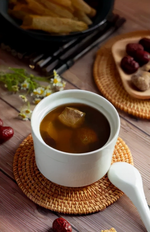 秋天喝什么汤润肺祛燥又少糖的,今日靓汤来一碗滋阴健脾养胃润肺