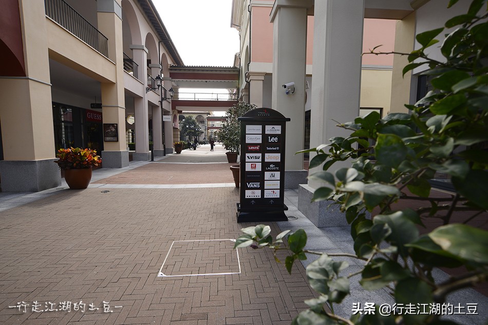 上海佛罗伦萨小镇，奥特莱斯世界名品购物中心，中国奢侈品领导者