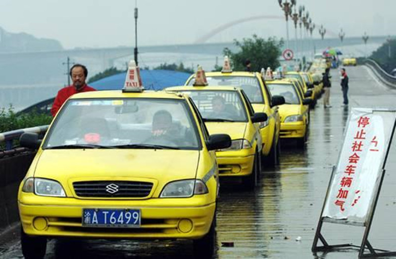 经典情怀老车北京吉普212,北汽212是不是以前的北京吉普