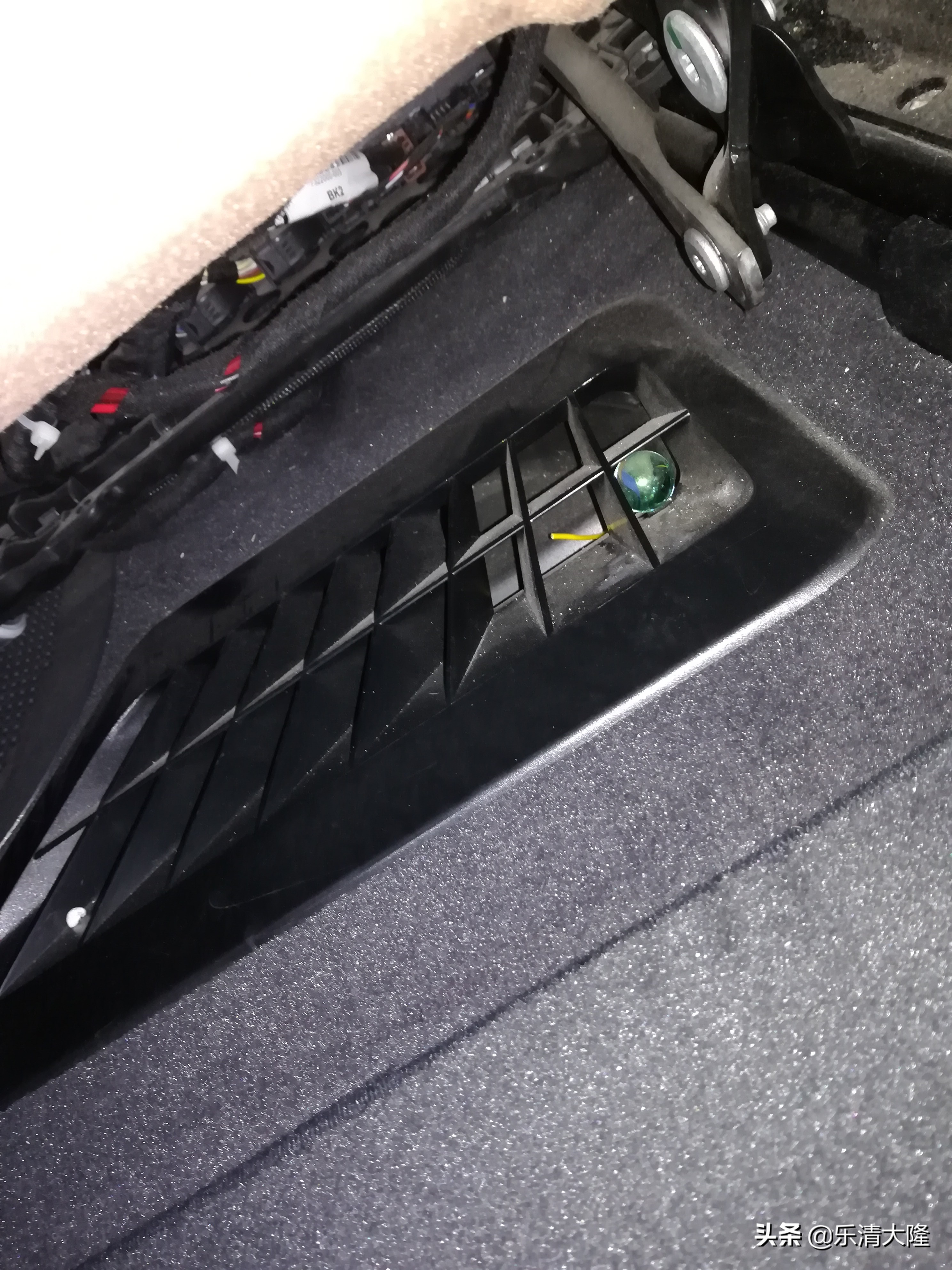 广州宝马7系内饰清洗,宝马7系发动机舱清洗