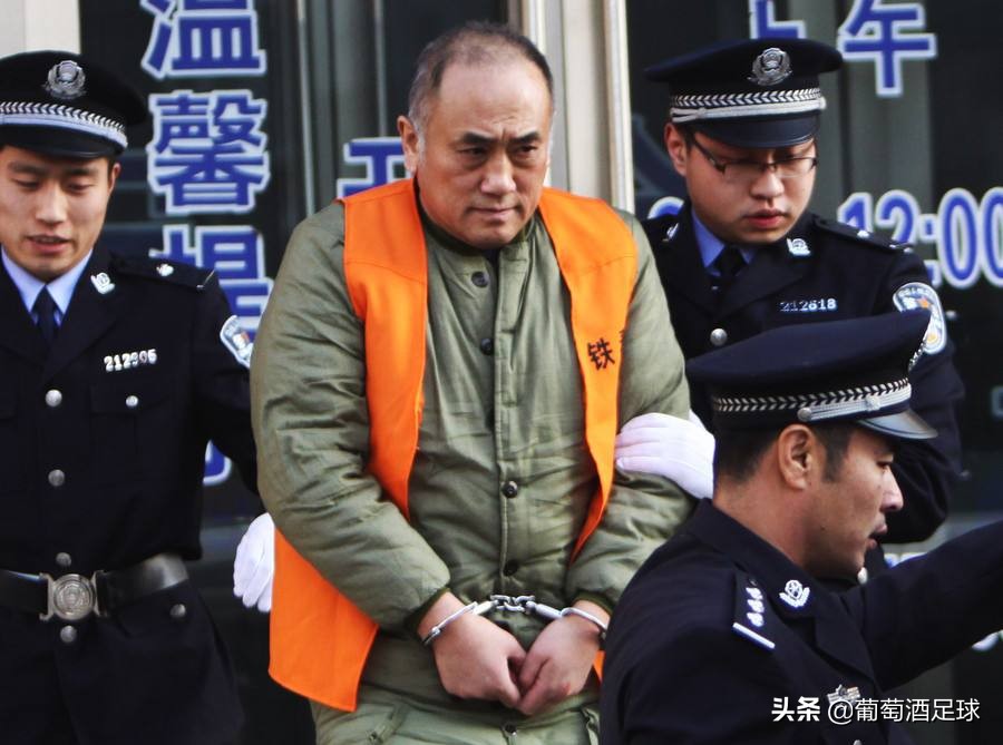 从裁判错判到球童恶习究竟是什么原因让中超越来越乱？