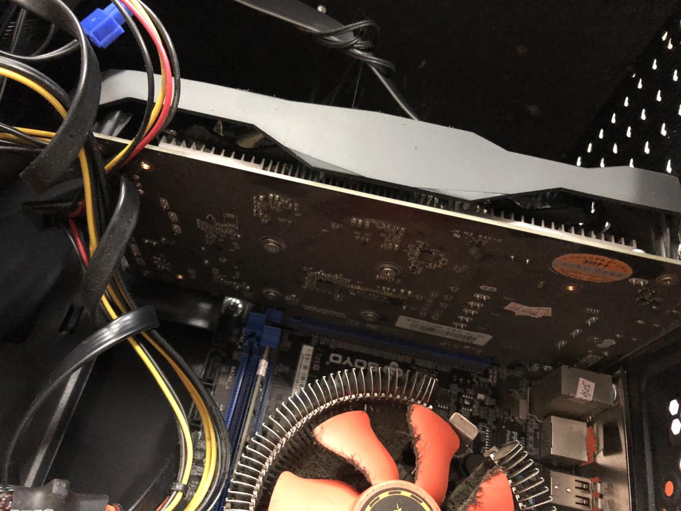 电脑黑屏又亮反复是不是显卡坏了,笔记本电脑显卡坏了什么现象