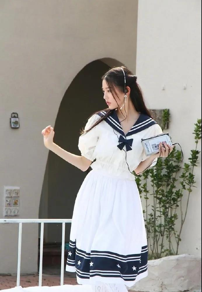 张元英日常私服穿搭,张元英皮裙穿搭