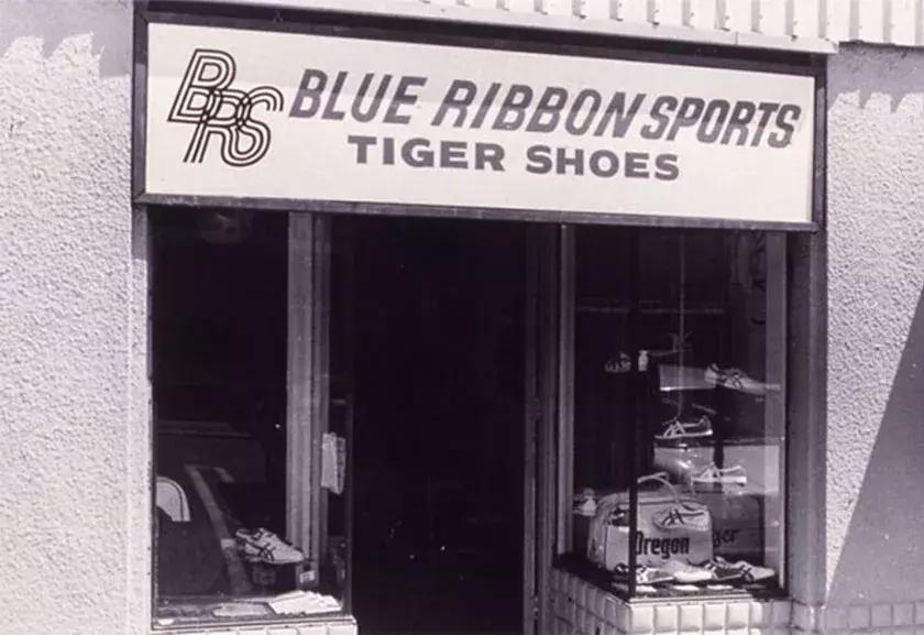 鬼冢虎是不是耐克的代工,耐克创始人鬼冢虎