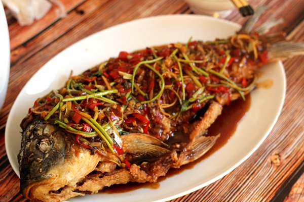 鲤鱼家常做法川菜干烧,家常鲤鱼清淡做法