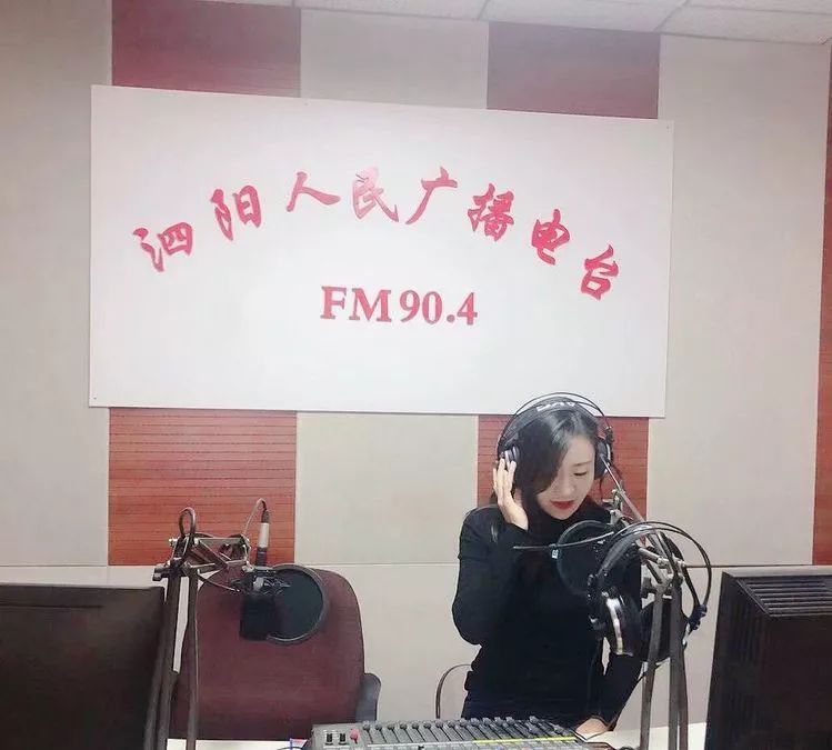 记者节将镜头对准自己,记者节留住我们自己的镜头