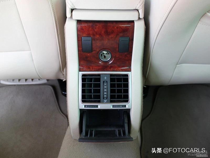 大众领驭09款,09年帕萨特领驭高配内饰图片