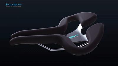 大叔发明了一个镂空车座，堪称骑行时降低屁股疼痛的神器