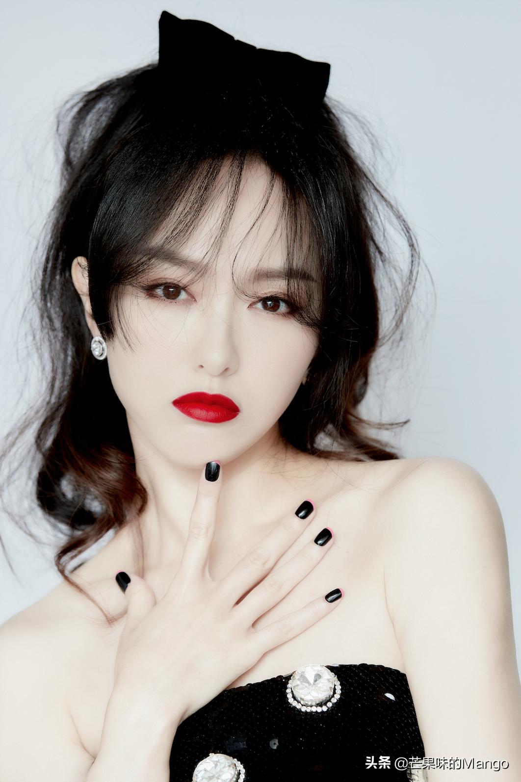 一对蝴蝶结发饰戴法女童,古风蝴蝶结发饰教程戴法幼儿