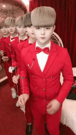 网上买的连衣裙到货了,店家连夜打电话跪求删除好评照片太尴尬了