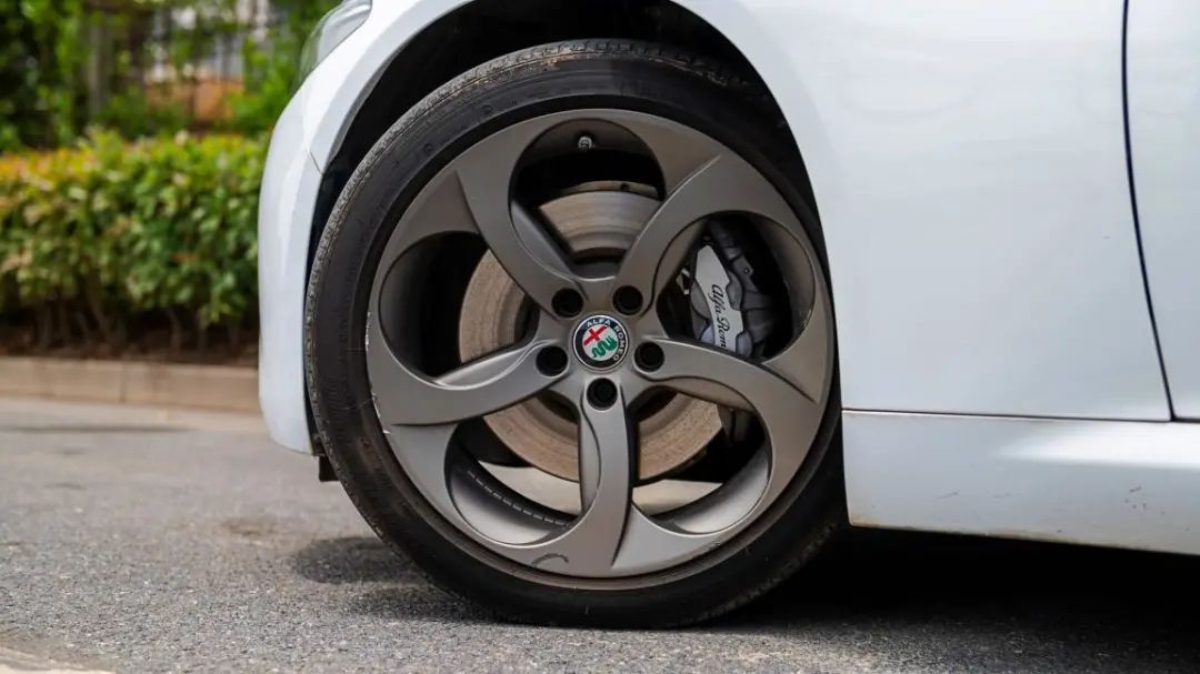 意大利风情满载的阿尔法罗密欧Giulia,还有个名字叫做“勇气”