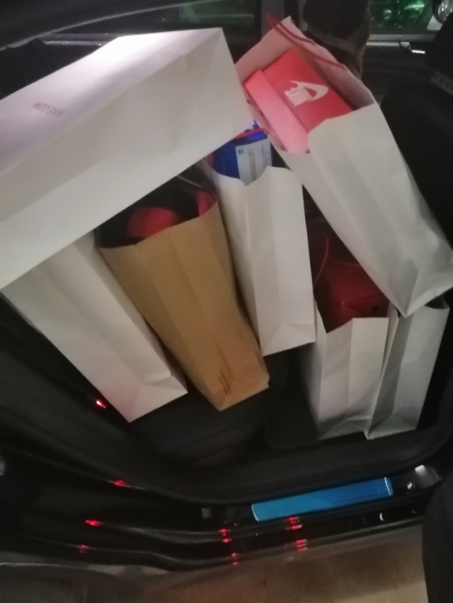 怎么做耐克阿迪代购,耐克代购都怎么挣钱的