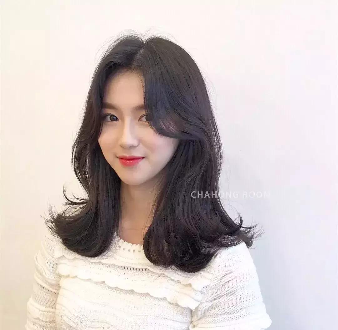 大脸国字脸适合的短发发型,大脸妹子最适合的四款发型