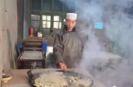 好消息！2019河南城乡居民基础养老金最低标准再提高；监控拍下平顶山女童被拐全过程，只用了60秒