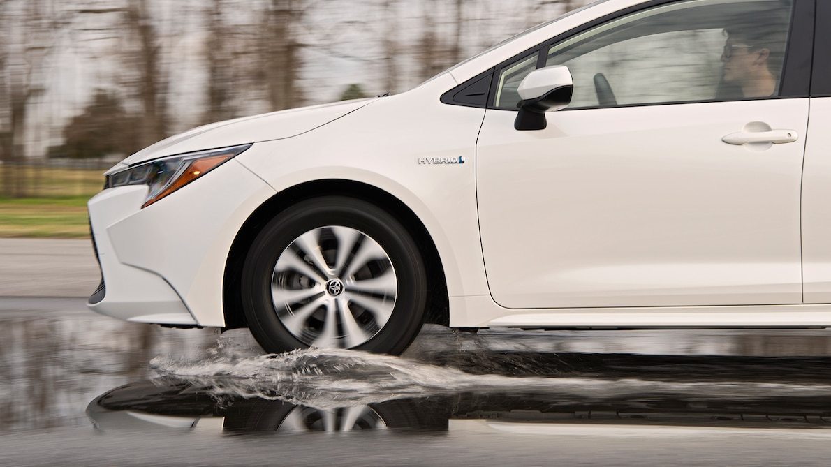 丰田卡罗拉双擎试驾感受,丰田卡罗拉试驾车内感受