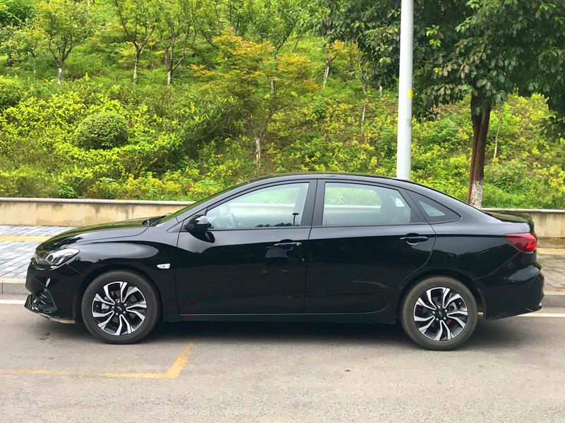 科鲁泽rs轻混版测评,19款黑色科鲁泽rs试驾