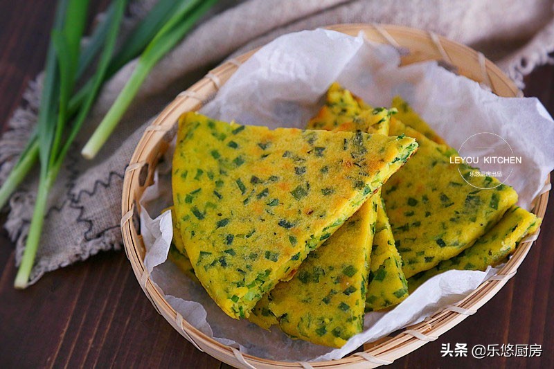 最简单快速的烙饼方法窍门,面糊烙饼怎么做又软又好吃