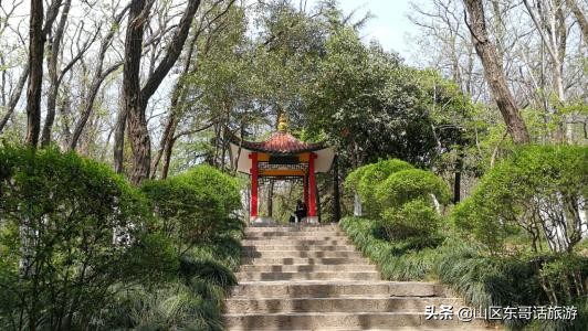 有云海奇松怪石等秀丽的风景,相山公园小仙洞风景